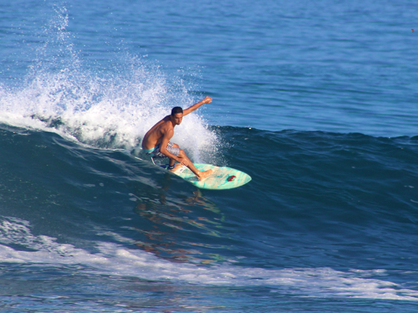 pavones-walk-to-surf-lot-for-sale