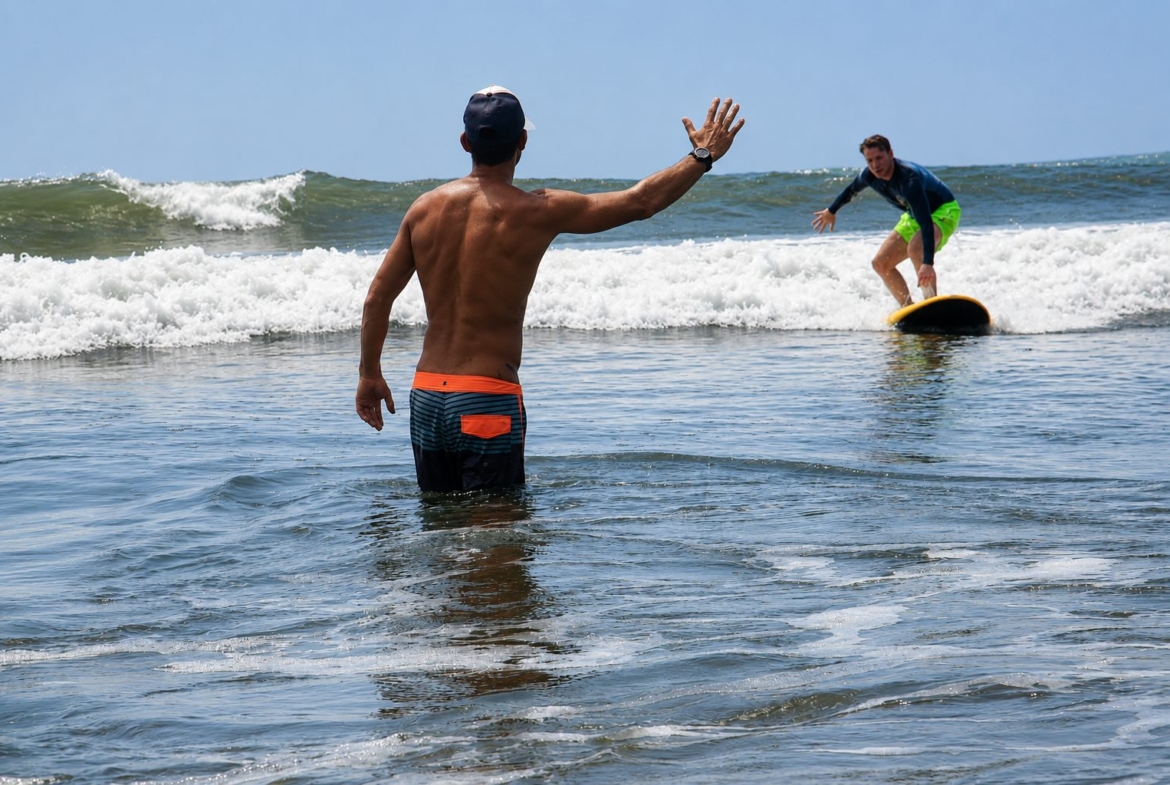 el-ranchito-surf-camp-school-panama-for-sale