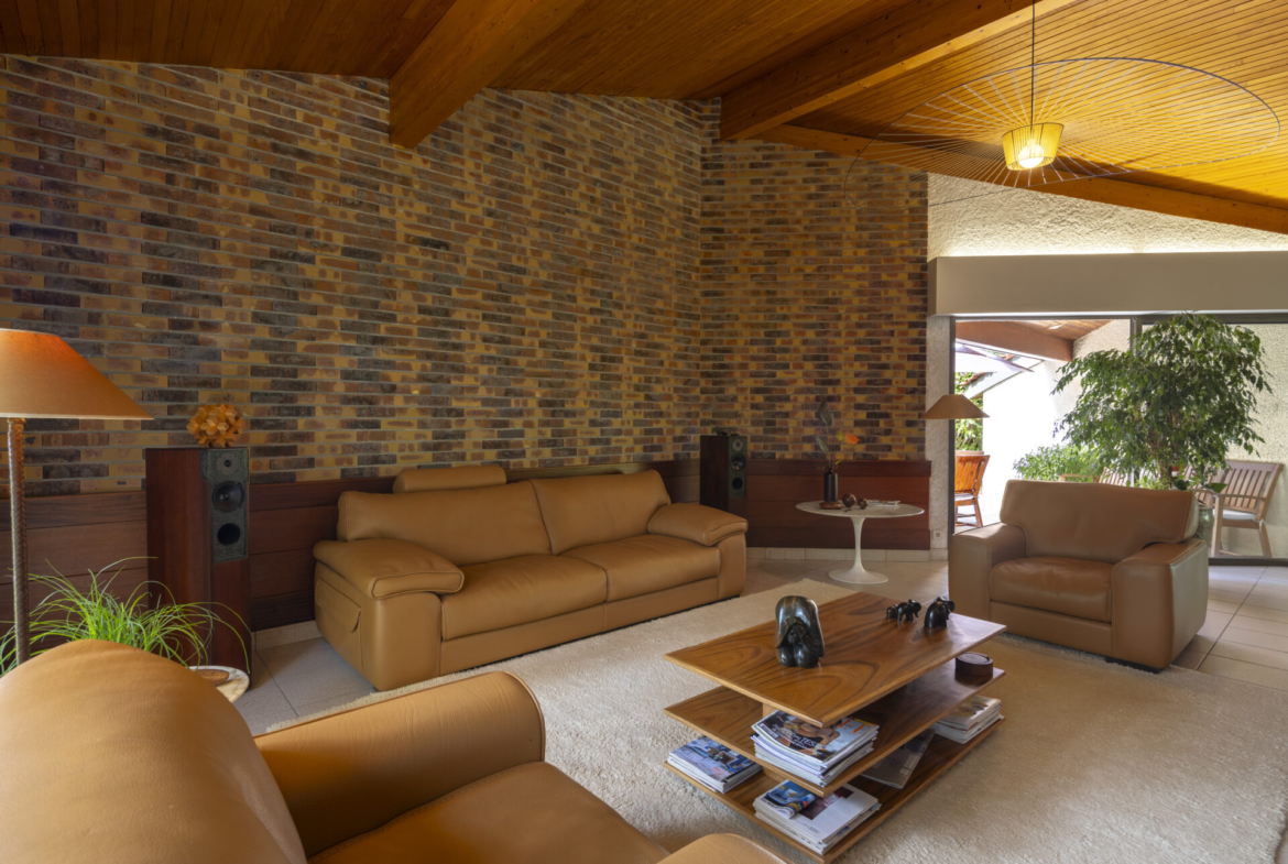 the-hossegor-hideaway-private-architect-villa
