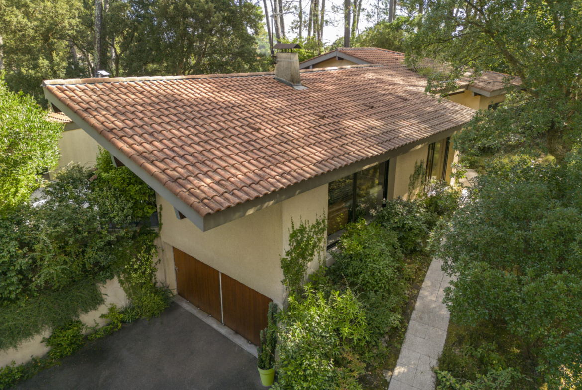 the-hossegor-hideaway-private-architect-villa