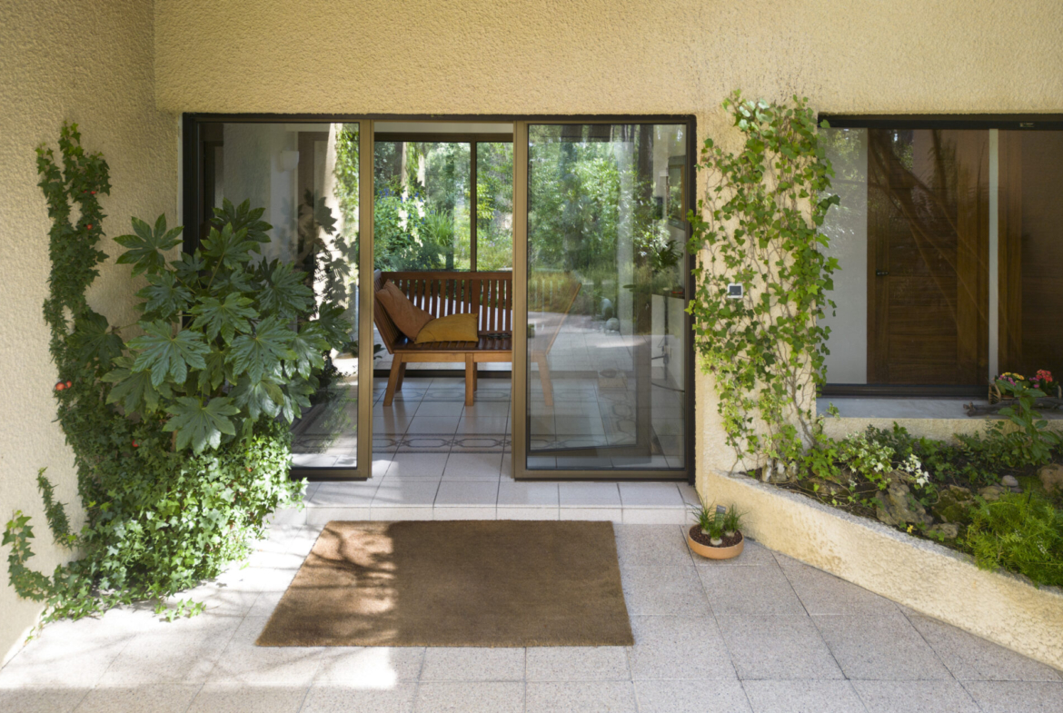 the-hossegor-hideaway-private-architect-villa