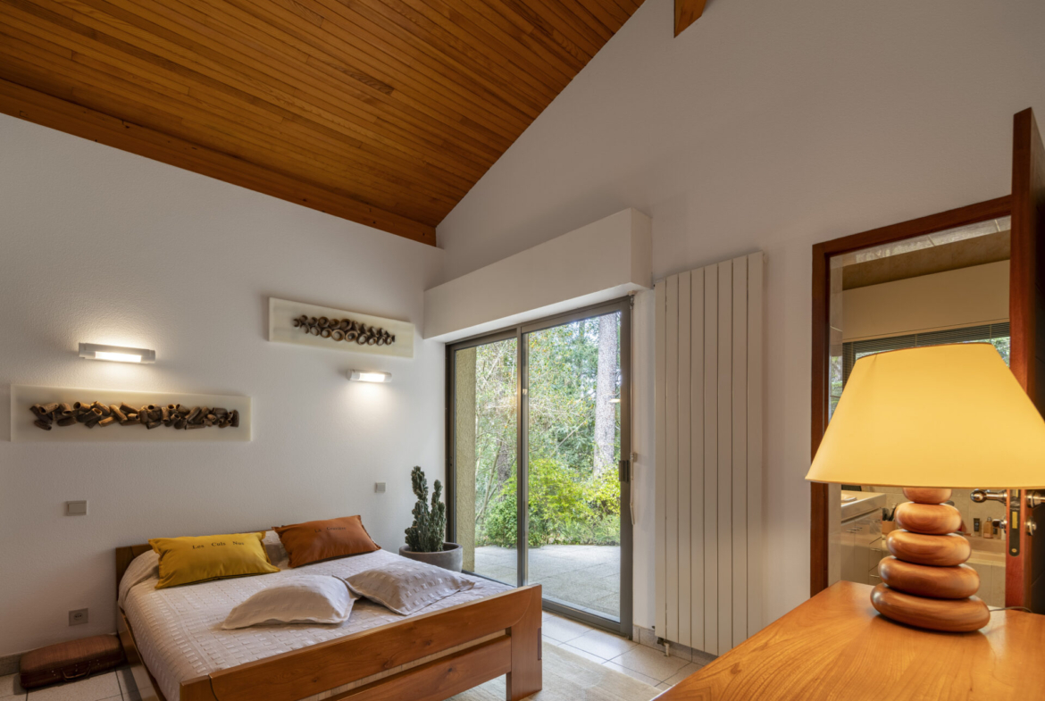 the-hossegor-hideaway-private-architect-villa