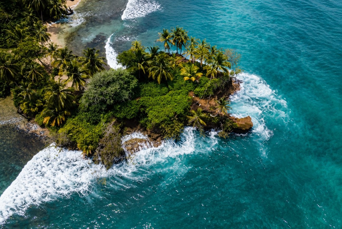 bluff-beach-resort-for-sale-bocas-del-toro